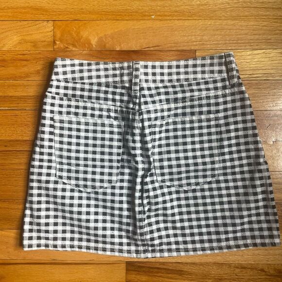 White and black checkered mini skirt from pacsun - Picture 4 of 6
